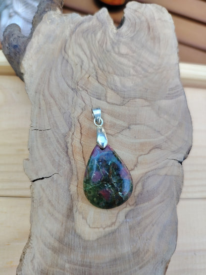 Pendentif "Rubis Zoisite"