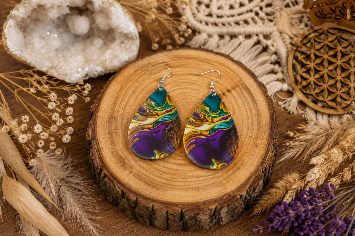 Boucles d'oreilles " Gouttes en bois colorés"