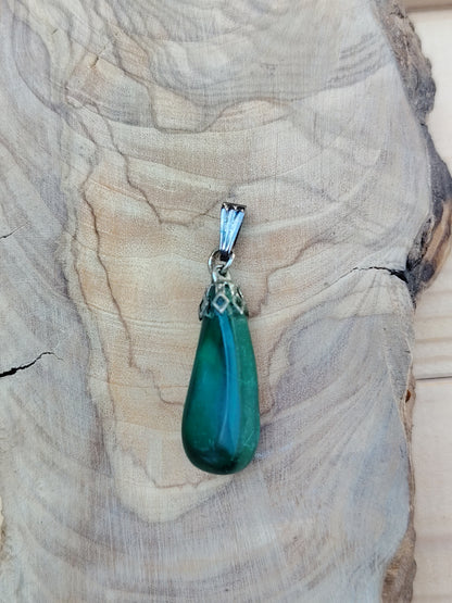 Pendentif " Goutte verte"
