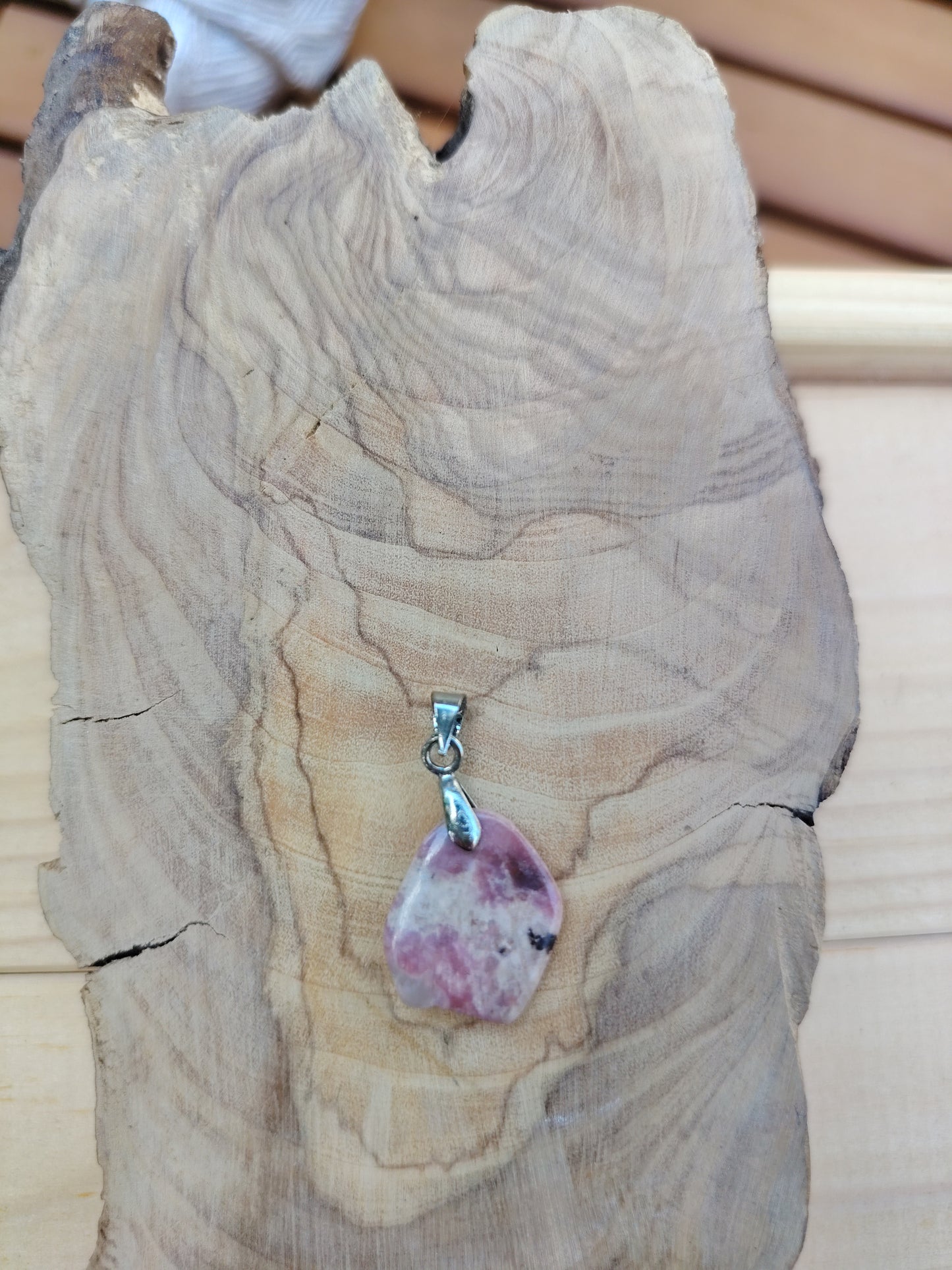 Pendentifs "Amour et Compassion"